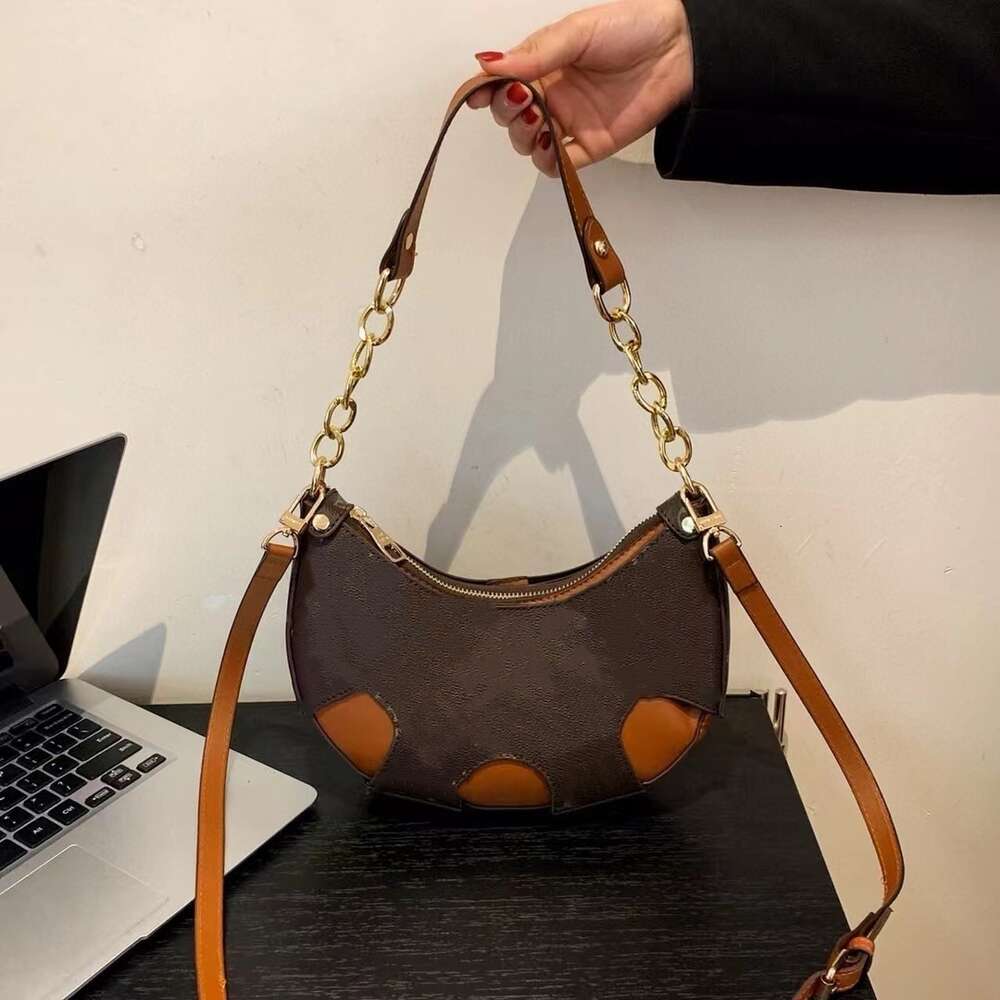 Store Discount 80% Off Underarm Bag for Women 2024 New High-end and Niche Crescent Shaped Single Shoulder Diagonal Cross Fashion Dumpling