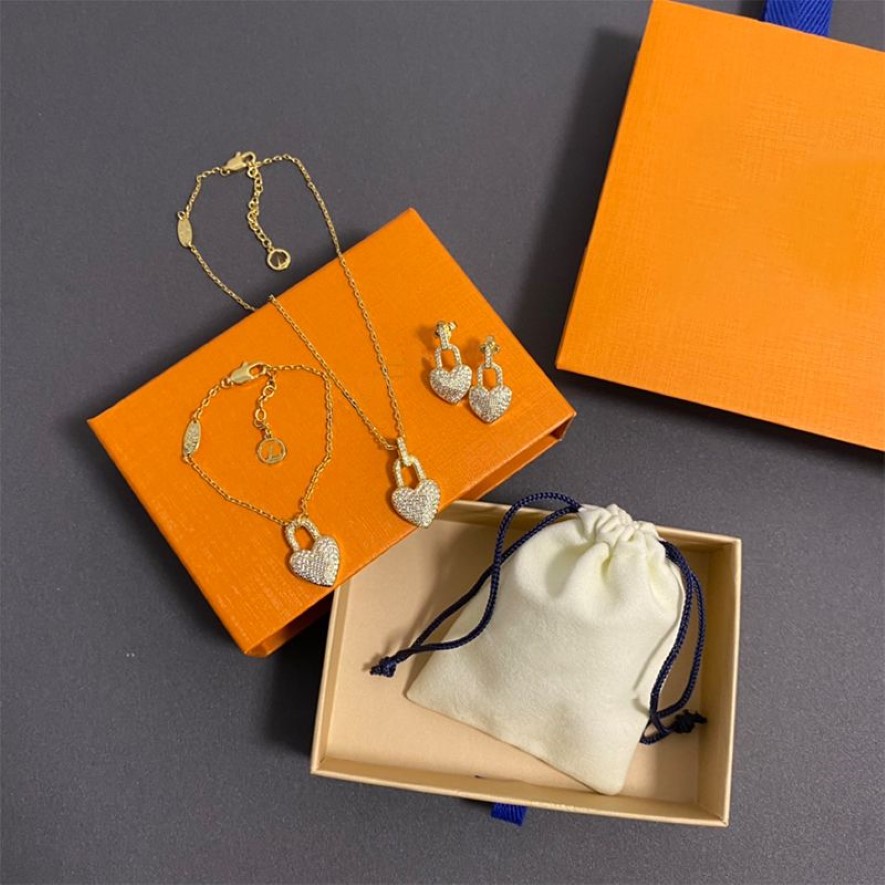 Ketting hanger hartontwerper armband kralen ketting mode oorbellen gouden luxueus voor vrouwen mode liefde sieraden origineel cadeau260F