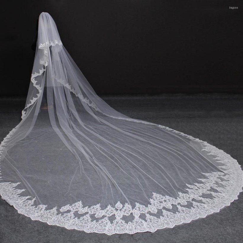 Bridal Veils High Quality 5 Meter Neat Sparkle paljetter Lace Edge 2T Wedding Veil med kam 5 m lång lyx 2 lager153o