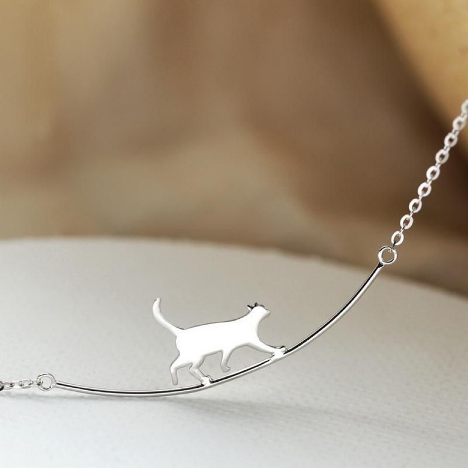 Pendant Necklaces Fashion Walking Cat Curved Cute Animal Necklace For Women Simple Silver Color Clavicle Chain Jewelry302B