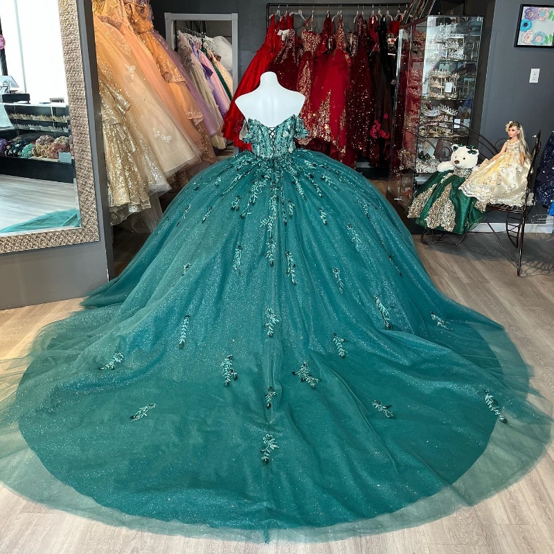 Emerald Yeşil Kristaller Balo elbisesi Quinceanera Shuolder Çiçekleri Kapalı Elbiseler Boncuk Lüks Tatlı 16 Elbise Vestidos De XV Anos