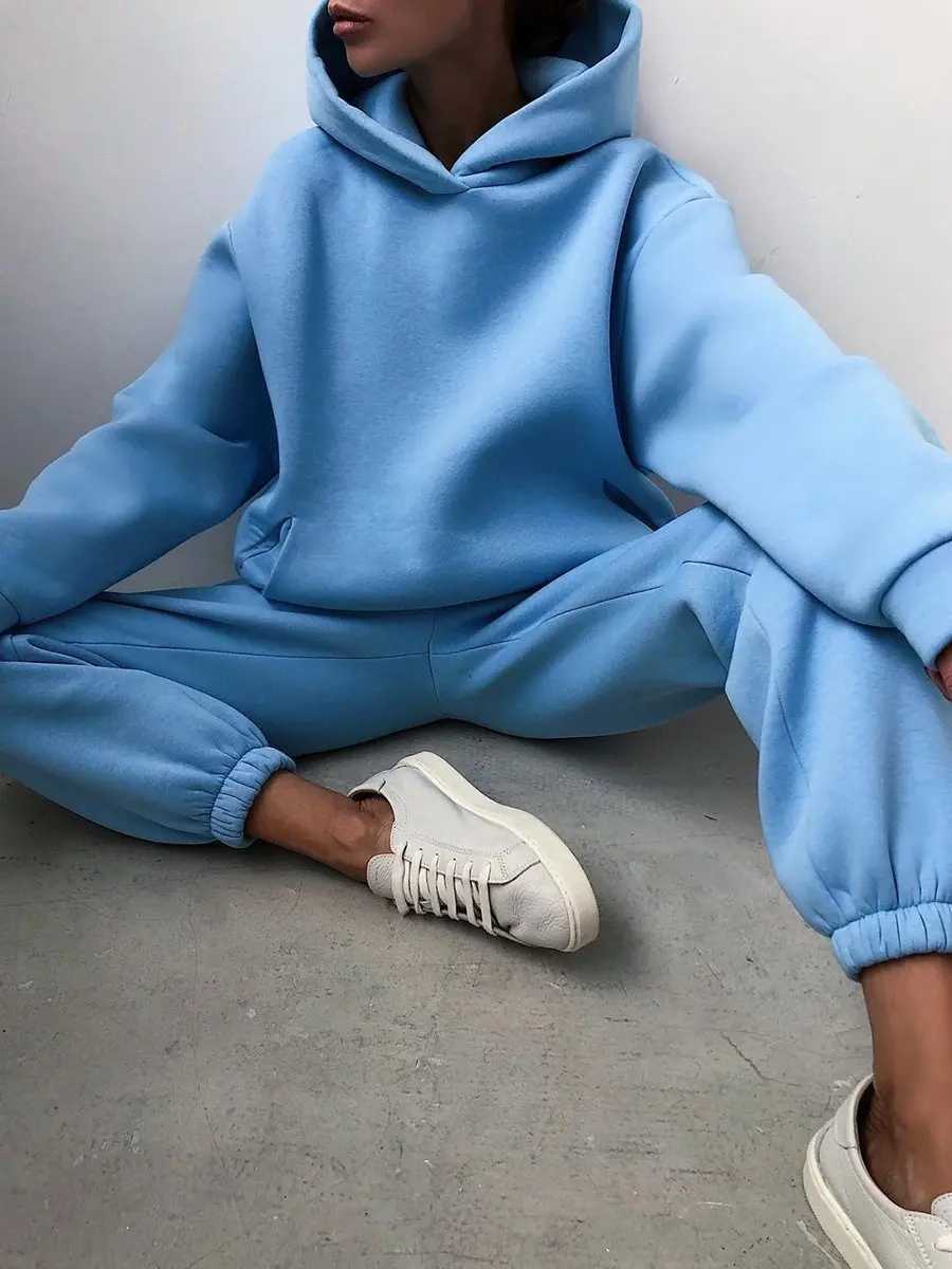 Hoodies للنساء من النوع الثقيل للنساء.