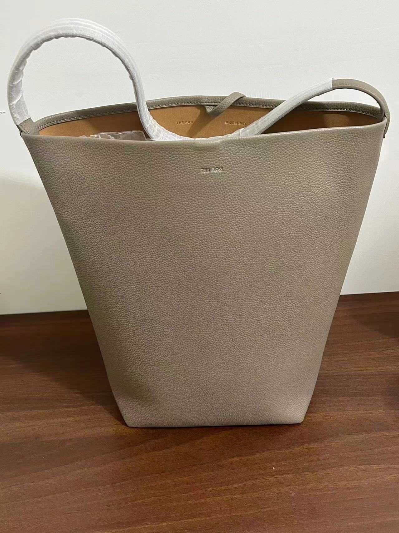 Borsa a secchiello The Row di grande capacità in vera pelle con un senso di lusso, di nicchia, casual e alla moda, borsa a tracolla portatile pendolarismo 240328