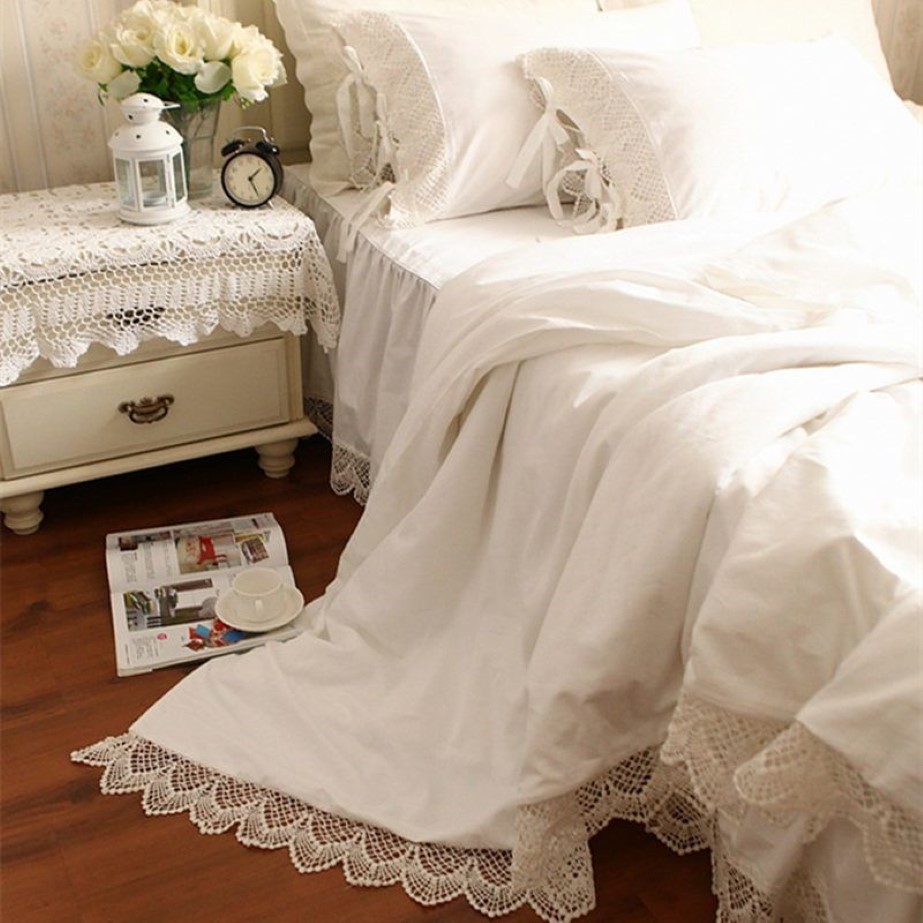 Top Romantic bedding set elegant European wide white satin duvet cover Crochet Lace bedspread cotton wedding bedding bedskirt T200288S