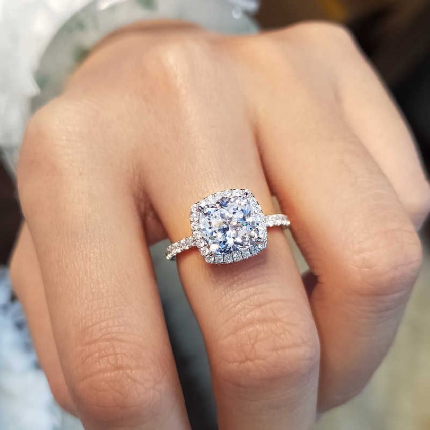 2020クッションカット3CTラボダイヤモンドリング925スターリングシルバーエンゲージメント女性のための結婚式バンドリング男性モッサナイトパーティージュエリー209E