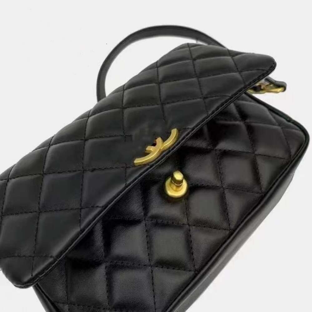 Designer di borse da donna vende borse da donna con uno sconto del 50% Borsa da donna piccola alla moda piccola in morbida pelle quadrata con catena uomo grasso con spalla spessa