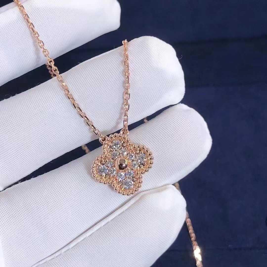 ماركة مصممة Gloden Van Four Leaf Grass Necklace Womensed 18k Rose Gold Gold Full Diamond Vervament Simple Presant Stain