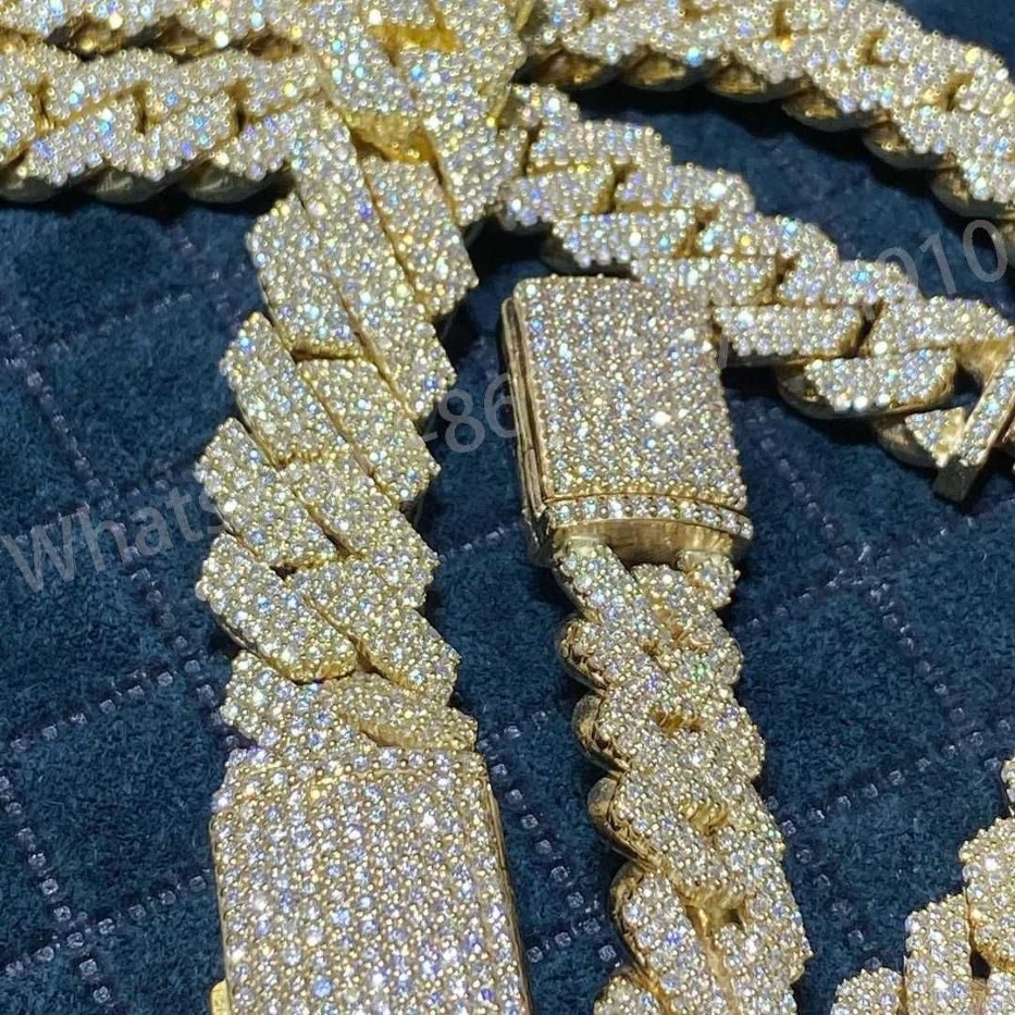 18 mm Luksusowe trzy rzędy 10K Solid Gold Hand Ustawienie lodowane VVS1 Moissanite Diamond Cuban Link Chain271W