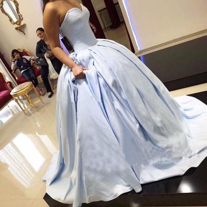 연한 파란색 공 가운 Quinceanera 드레스 커스텀 스 연인 등이없는 간단한 댄스 파티 가운 16 프린세스 드레스 2809