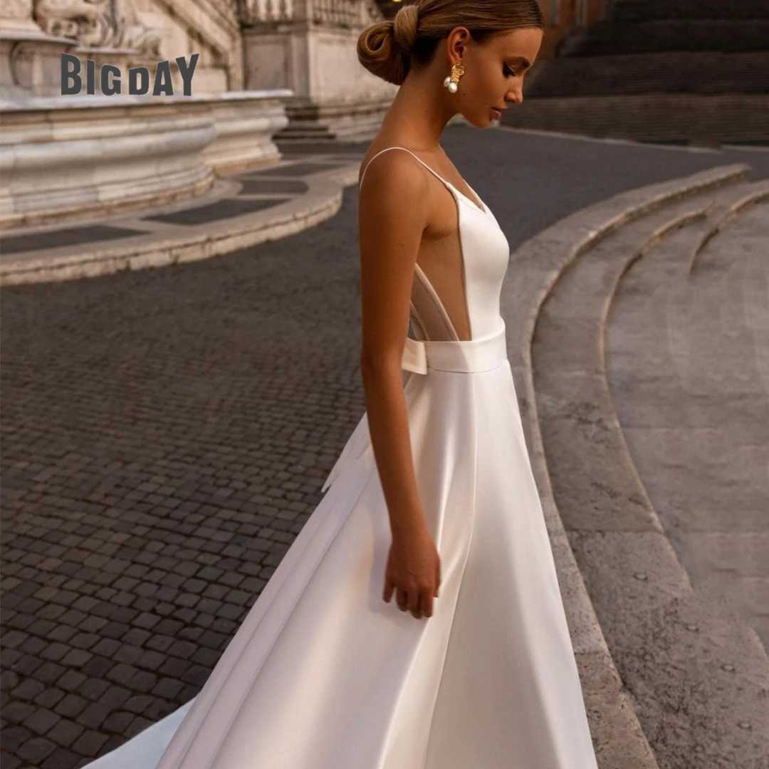 Abiti sexy urbani Abito da sposa elegante donna 2024 Scollo a cuore A-Line Spalline aperte sul retro Abito da sposa Sweep Train Vestido Customed yq240329