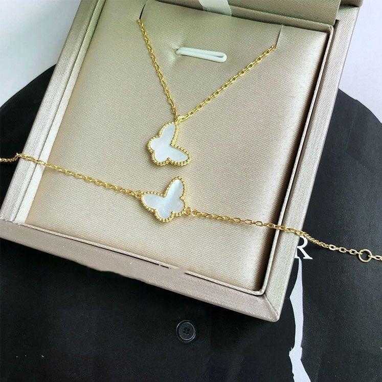 Designer Brand Van Butterfly Necklace Womens 18K Gold Plated Non fading Mini Small White Fritillaria Pendant with Collar Chain With 