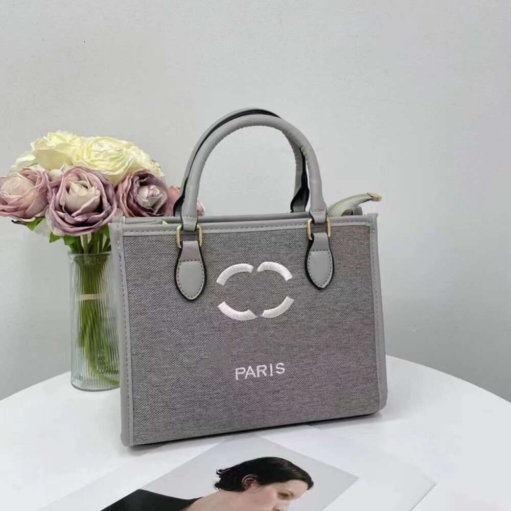 Designer Bag Stores Are 90% Off Small Frh and Fashionable Tote Simple Color Contrast Large Capacity Casual Piano Pattern Pu Foreign Temperament One Shoulder