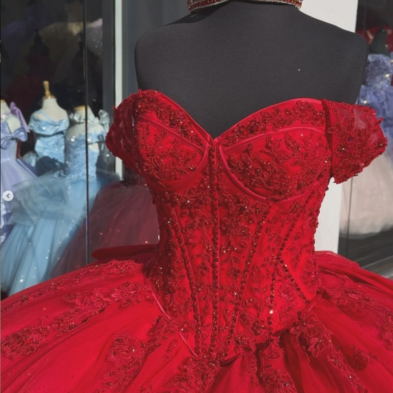 Luxury 2024 Shinny Quinceanera sukienki z piłką z ramion sukienki Księżniczki Formalne suknie z frezami Perły Appliki koronkowe