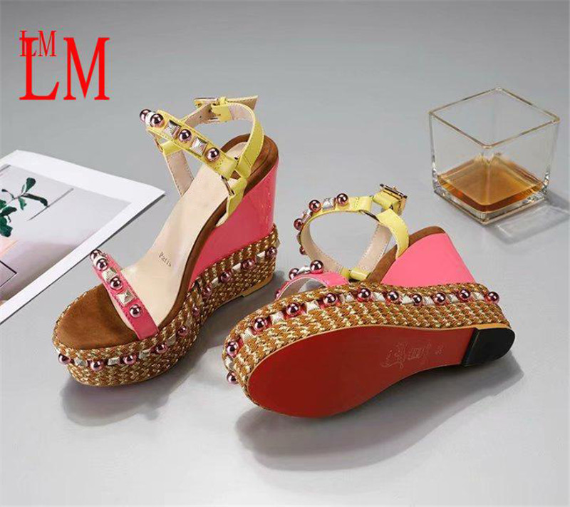 Designer de luxo Chris Loubo Pyradiams Studded Cork Wedge Sandálias Prata Sapatos de sola vermelha Salto 6cm 12cm com caixa