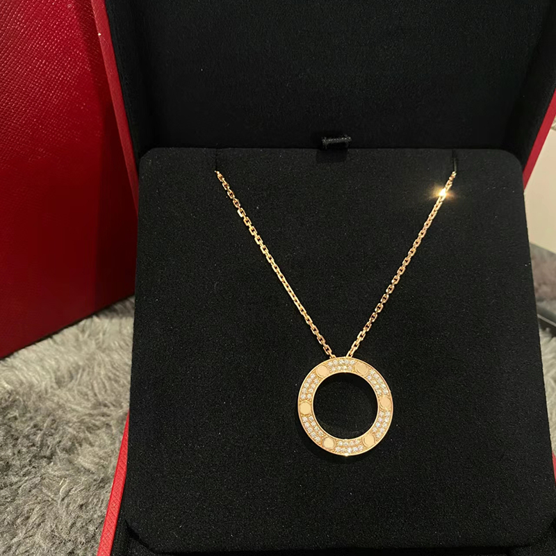 Klassisk rund skruvhalsband designer design halsband för kvinnor 18k guld full diamant kärlek halsband