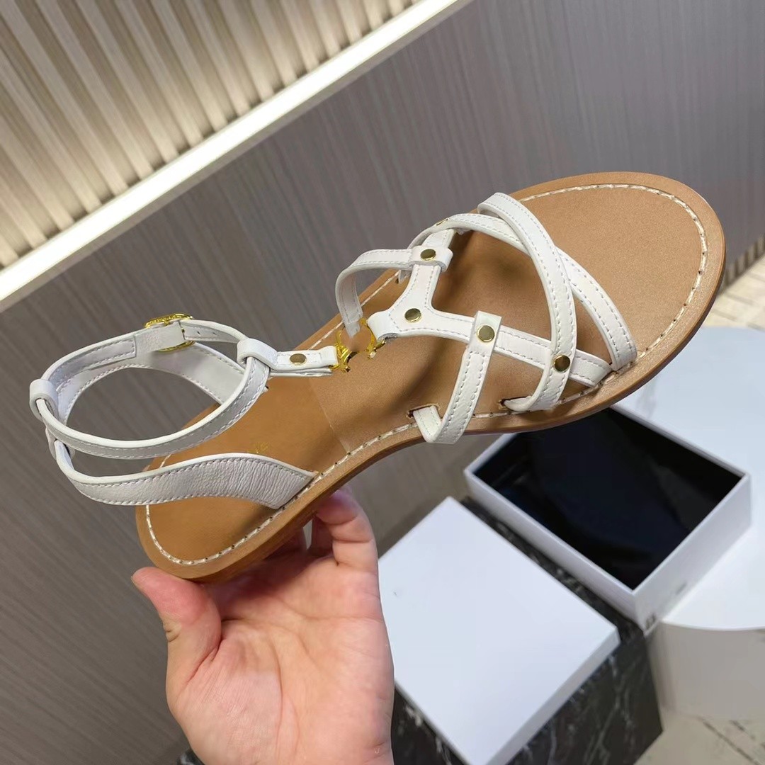 2024 nuovi sandali firmati pantofole piatte da donna scarpe estive in pelle sexy da donna sandali di marca pantofole casual da spiaggia sandali con fibbia in metallo