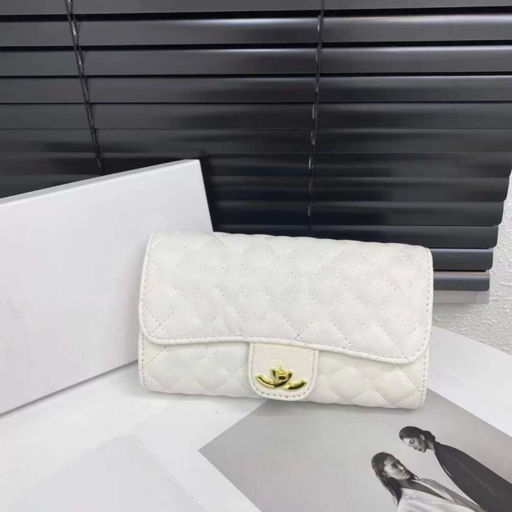 Tote-ontwerper met merk verkoopt damestassen met 50% korting Dames nieuwe, veelzijdige kleine stijl eenvoudige kettingtas Populair op