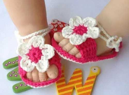 Sandals Newborn Infant Kid Baby Boy Girl Soft Handmade Crochet Knit Flower Pearl Sandals Cute Summer Baby Child Shoes 240329