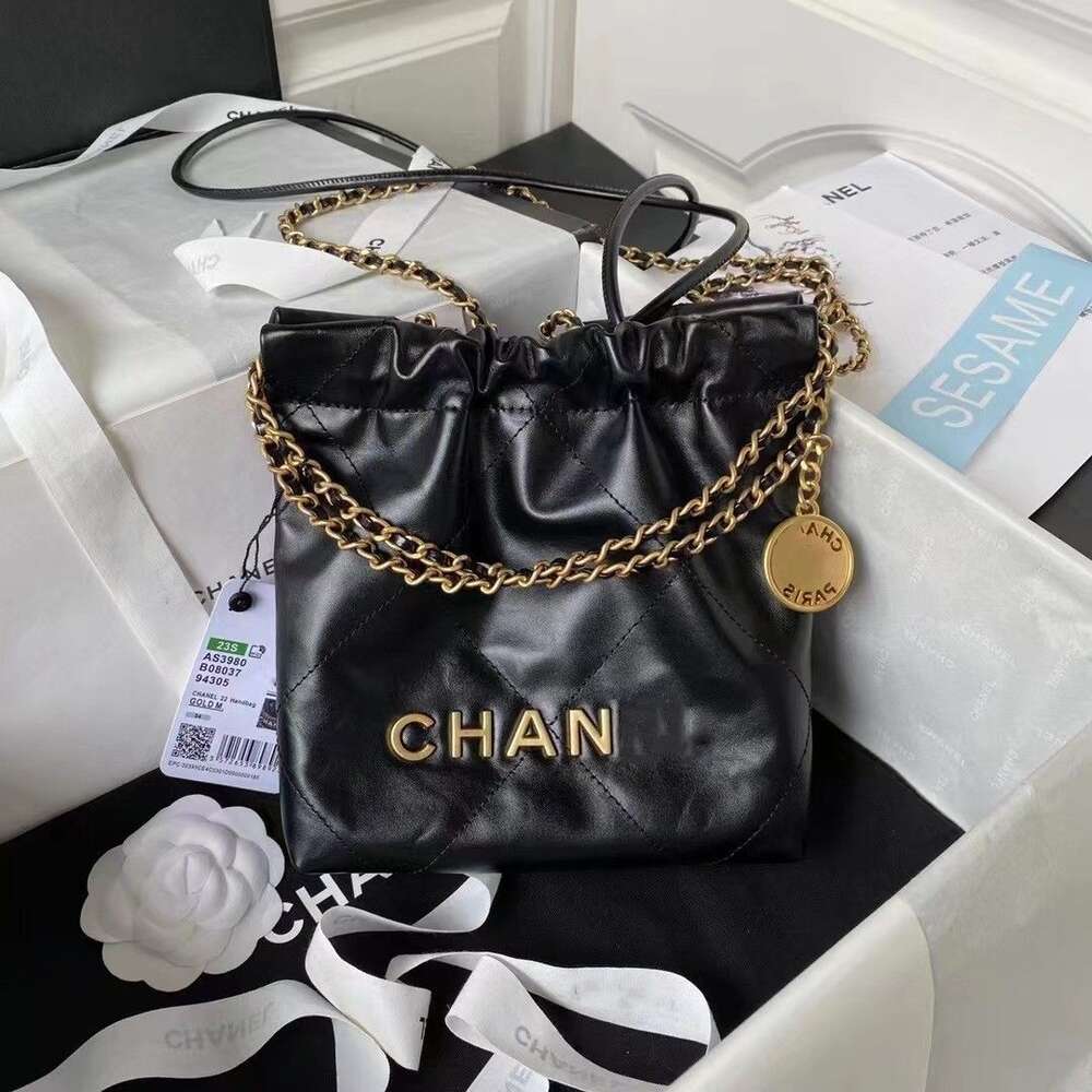 حقائب مصممة الكتف سلسلة القابض القابض الأكياس C 22bag Lingge Xiangfeng 2023 New Ins Tote Wax Cowhide Chain Crossbody Bag One Counter Handheld