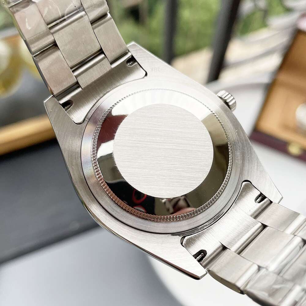 the Laojia Log Consumption Constant Motion Series Night Glow Fully Automatic Mechanical Watch Can