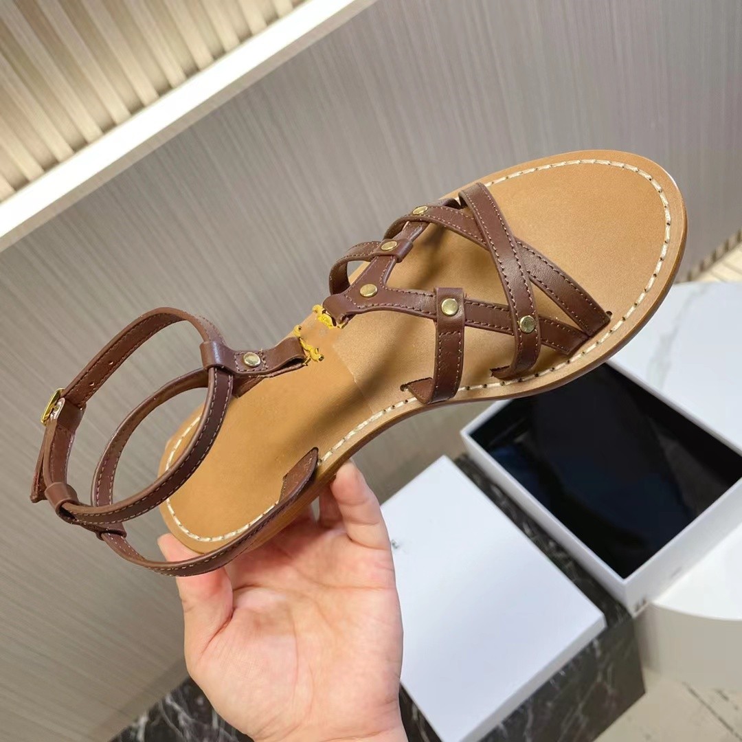 2024 nuovi sandali firmati pantofole piatte da donna scarpe estive in pelle sexy da donna sandali di marca pantofole casual da spiaggia sandali con fibbia in metallo