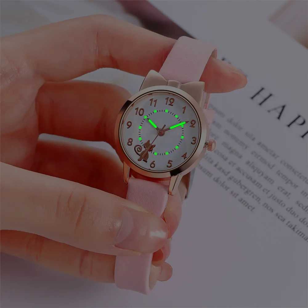 Armbandsur 2024 Ny High Cute Cat Luminous Women Watches Simple Vintage Small Leather Strap Casual Sports Wrist Clock Wristwatch 24329