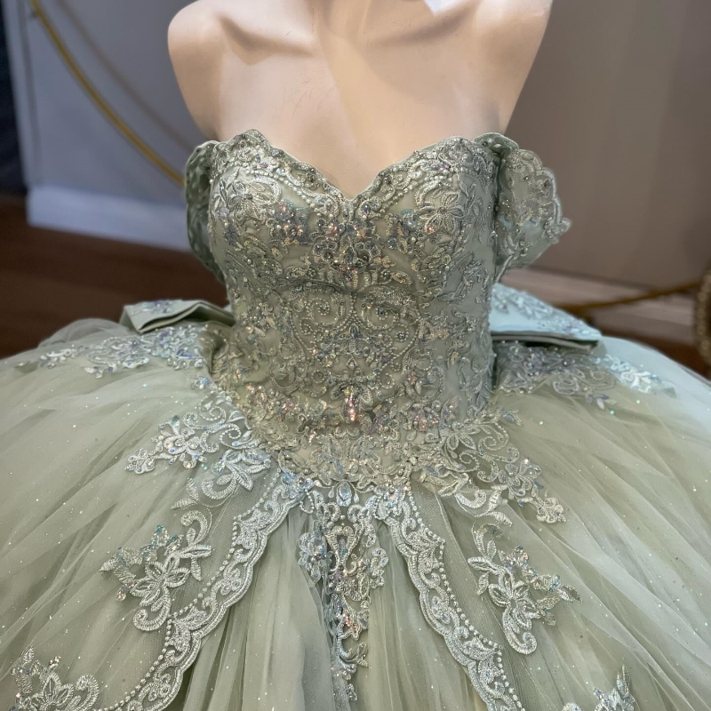 Abiti da principessa stile Quinceanera verde chiaro con spalle scoperte Applicazioni di pizzo Perline Tull Sweet 16 Ball Gown Vestido De 15 Anos