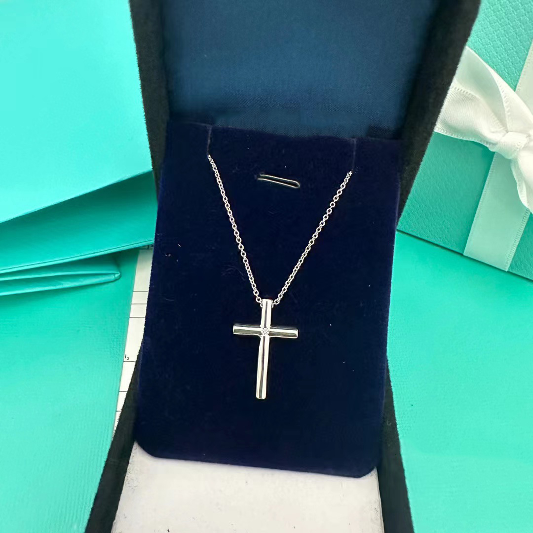 Top quality 18k gold Cross Pendant Necklace Designer for Women S925 sterling silver Jewelry Retro Diamond Necklaces Men Chain Party Birthday Gift Wholesale