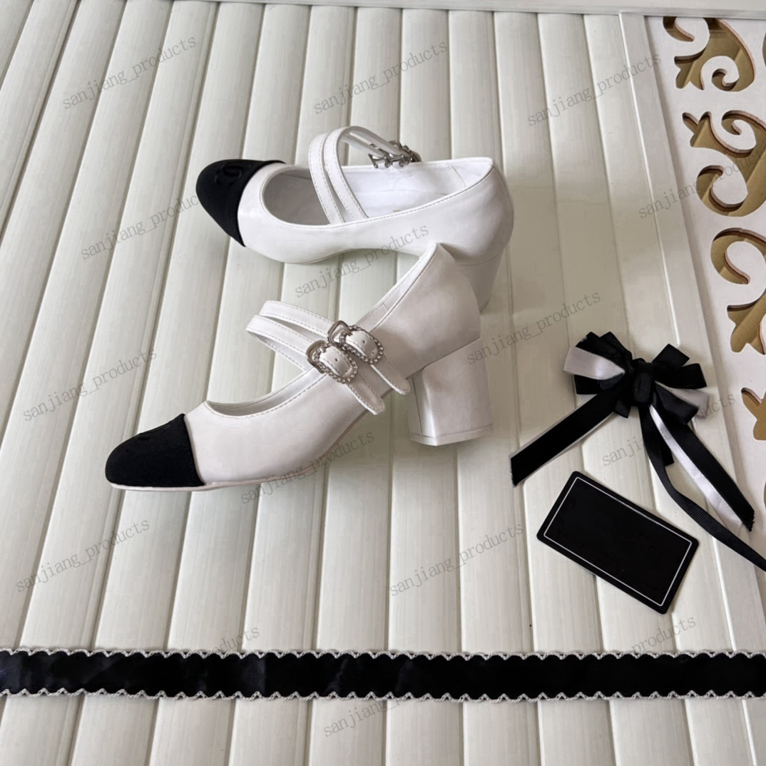 Tasarımcı Yeni Retro Küçük Koku Mary Jane Kadın Ayakkabı Siyah Moda Marka Beyaz Renk Eşleşen Kadın Toka Bale Ayakkabı Kalın Yüksek Topuk Paris Platform Loafer