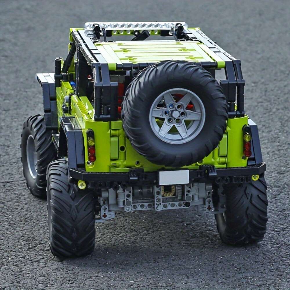 2343+pcs Green and Creative Mountain Building Blocks Ornaments, 1:8 Large High Difficult Assemble 3D Off-road Vehicle Collection Model, DIY Fun Holiday