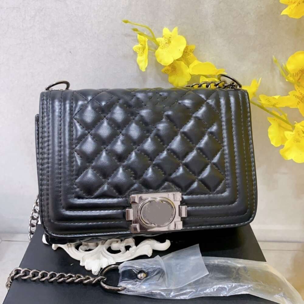 El çantası tasarımcıları sıcak markalı kadın çantaları satıyor zincir çantası yeni moda çok yönlü bir omuz çantası