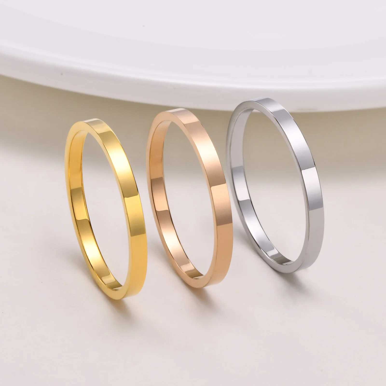 Bröllopsringar 18K Guldpläterad rostfritt stål Ring Women Classic Plain Engagement Wedding Ring 2mm/4mm/6mm/8mm 24329