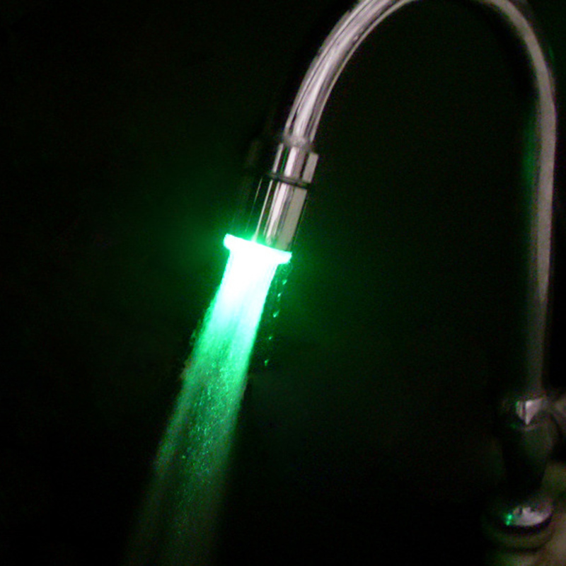 LED-temperaturkänslig 3-färgig ljus kran Kök Badrum Glödvattenbesparande kran Aerator Tap Munstycks duschverktyg