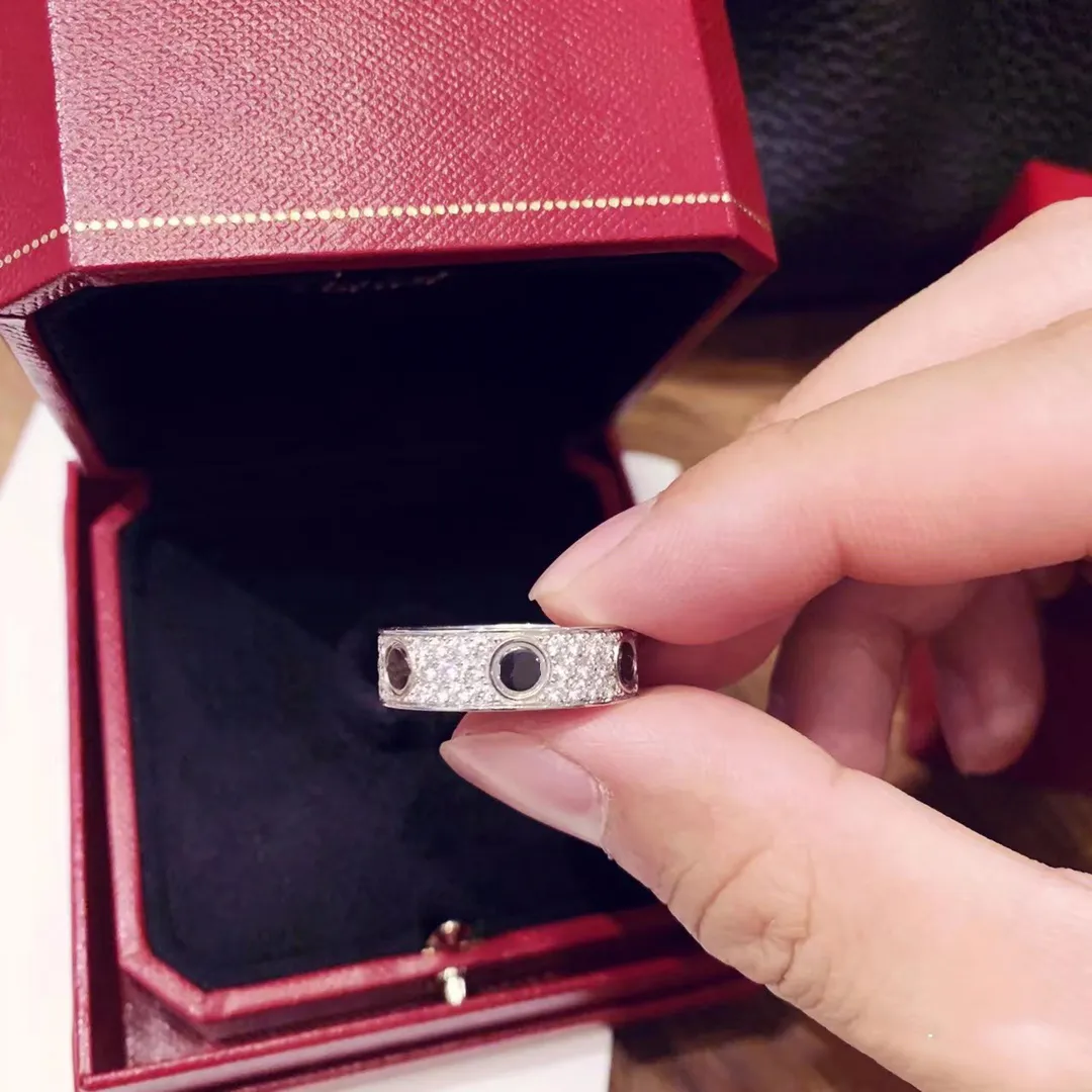 Luxury designer ring love ring 6-11 size Personalized Diamond fashionable and versatile unisex temperament ring High-end luxury fashion minimalism