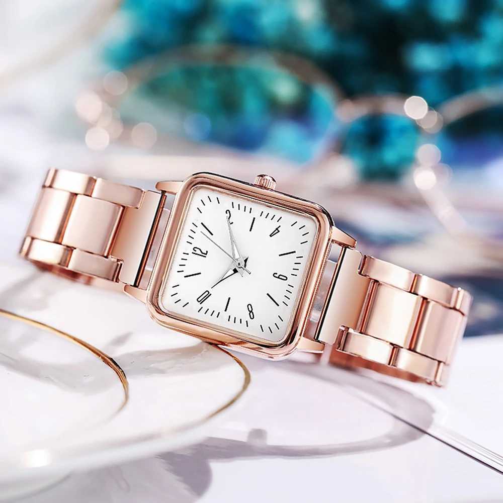 Montres-bracelets Golden Quartz Acier inoxydable Montre-bracelet étanche 2022 Femmes Casual Gold Watch Femmes Square Femme Montres Top Marque Luxe 24329