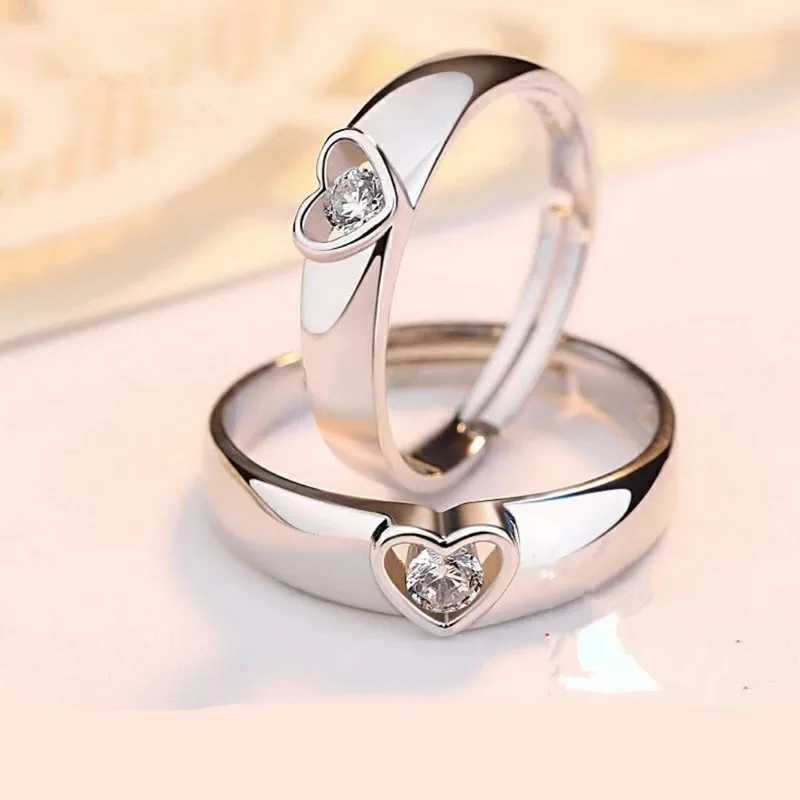 Fedi nuziali 1 paio Hollow Love Heart Strass Coppia Anelli donna Uomo Moda Argento Colore Lucido Zircone Anello regolabile Gioielli Regali 24329