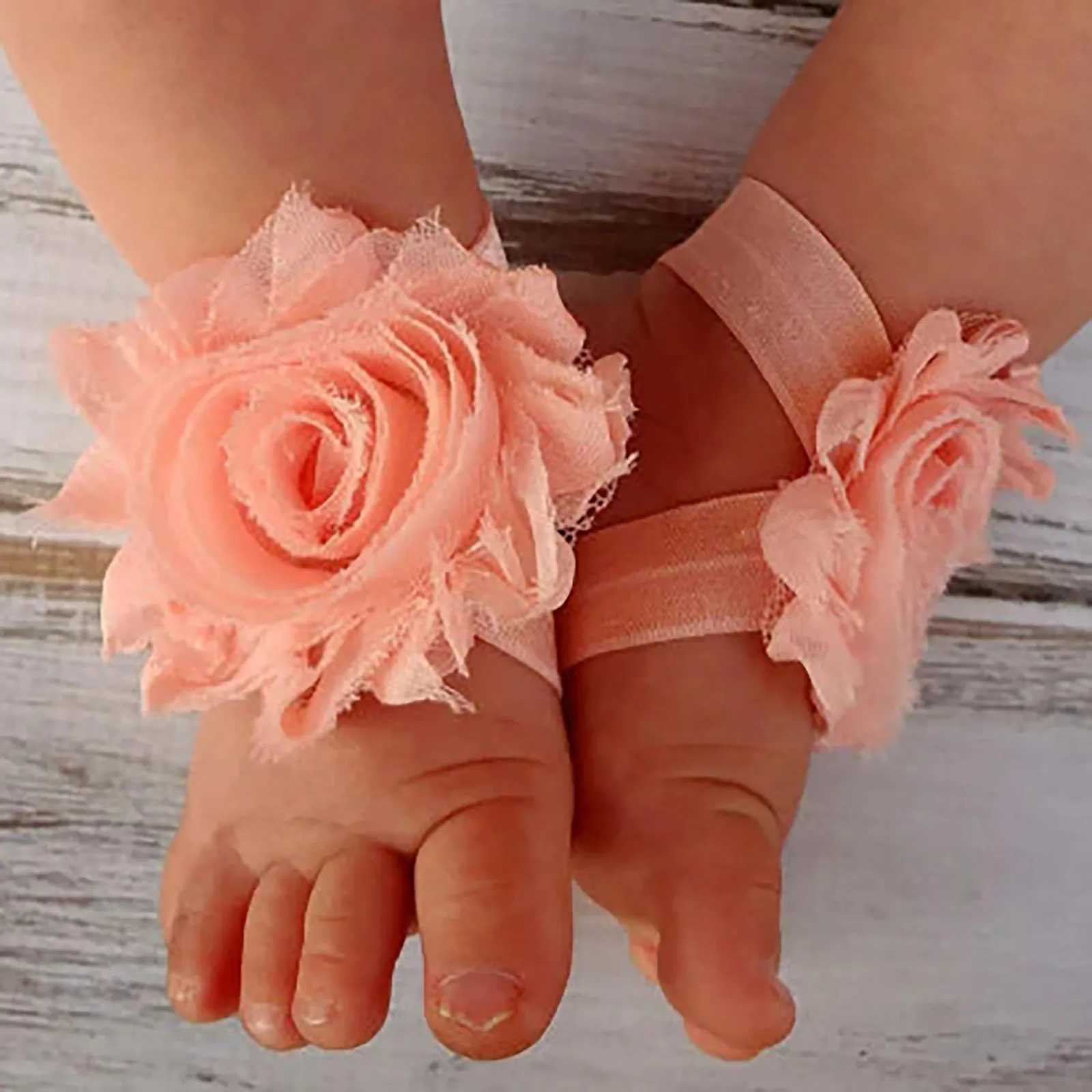 Sandali Nuove scarpe da bambino Solido fiore di chiffon Sandali a piedi nudi Piedi carini Accessori neonate Neonati Bambini sandalia infantil 240329