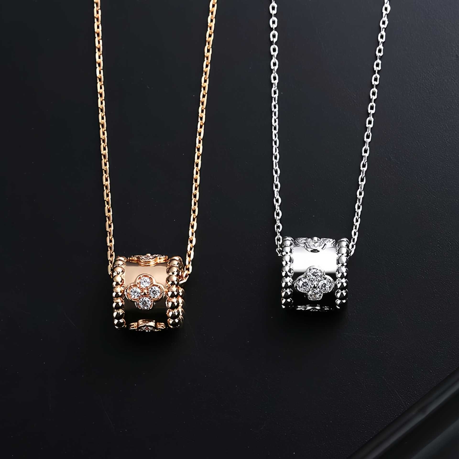 Designer High Version High version Van honeycomb small waist kaleidoscope necklace for women 18K clover full diamond collarbone chain as a couple gift