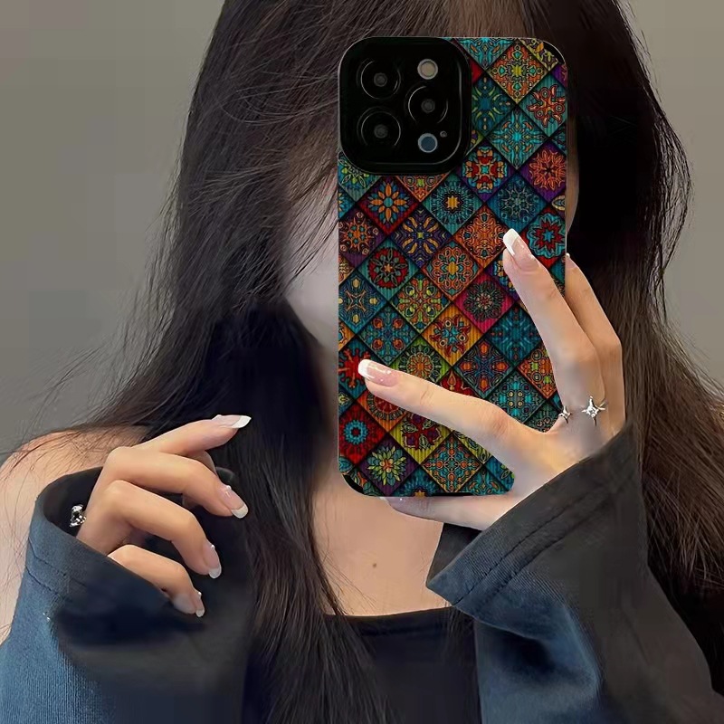 Colorful Diamond Lattice Totem Phone Case For iPhone 15 11 12 13 14 Pro Max 14plus X XR XS Max 7 8 Plus Shockproof Back Cover