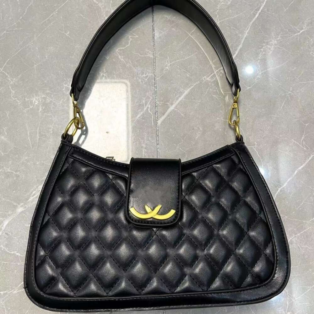 Designer de bolsa de couro vende bolsas femininas de marca com 50% de desconto textura bolsa pequena na moda nova cor feminina simples ombro único axilas quadrado