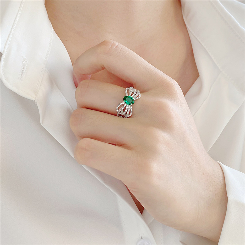 5 x 7 mm grüne Diamantringe für Frauen Bowknot 925 Sterling Silber Emerald Designer Ringfrau 5a Zirkonia Luxusschmuck täglicher Outfit Girlfit-Geschenkbox Größe 6-9