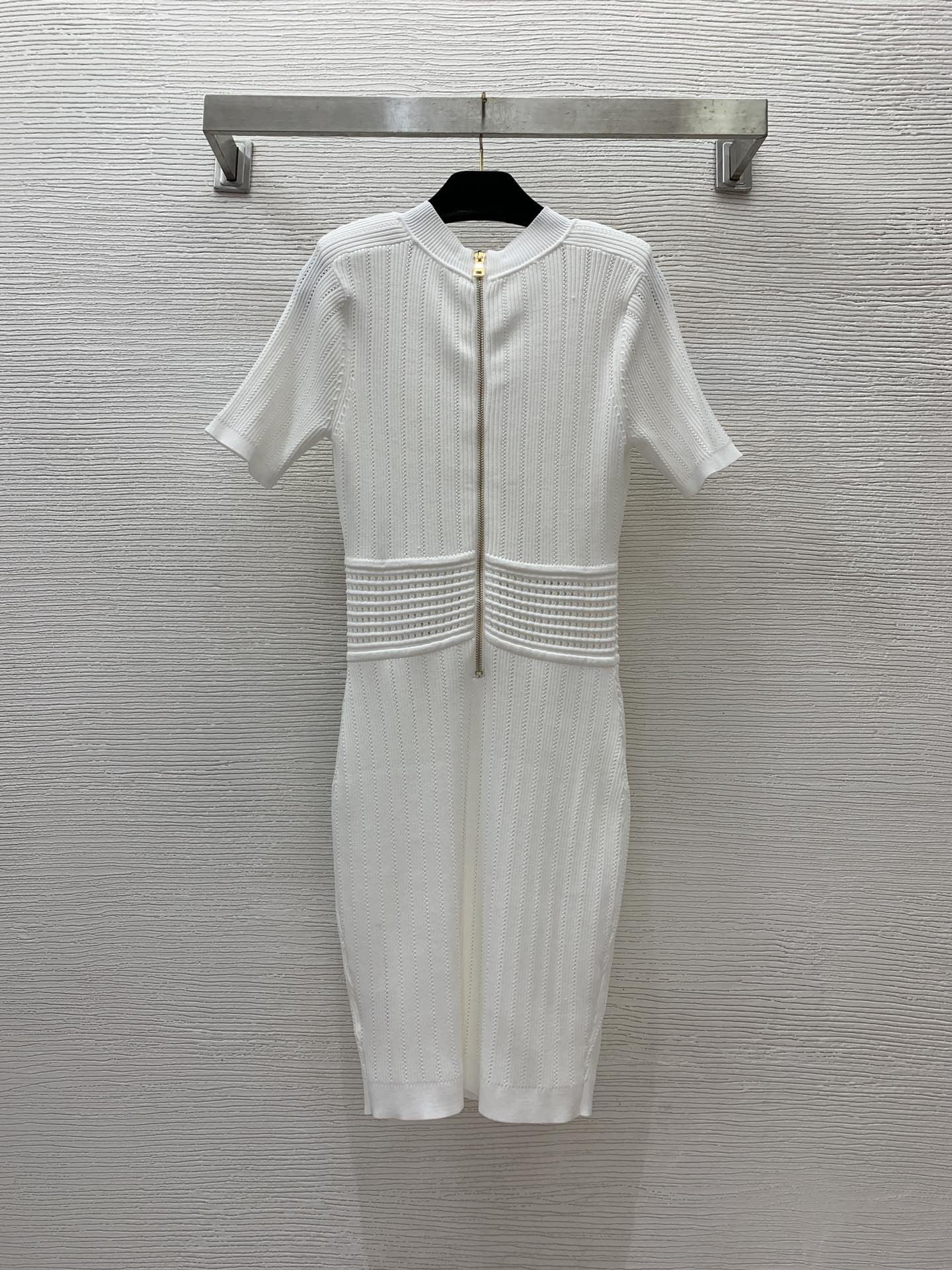 421 XL 2024 Sukienka Milan Runway Spring Summer Summer krótkie rękaw Czarne białe różowe sukienki damskie sukienki Wysokiej jakości G24043038