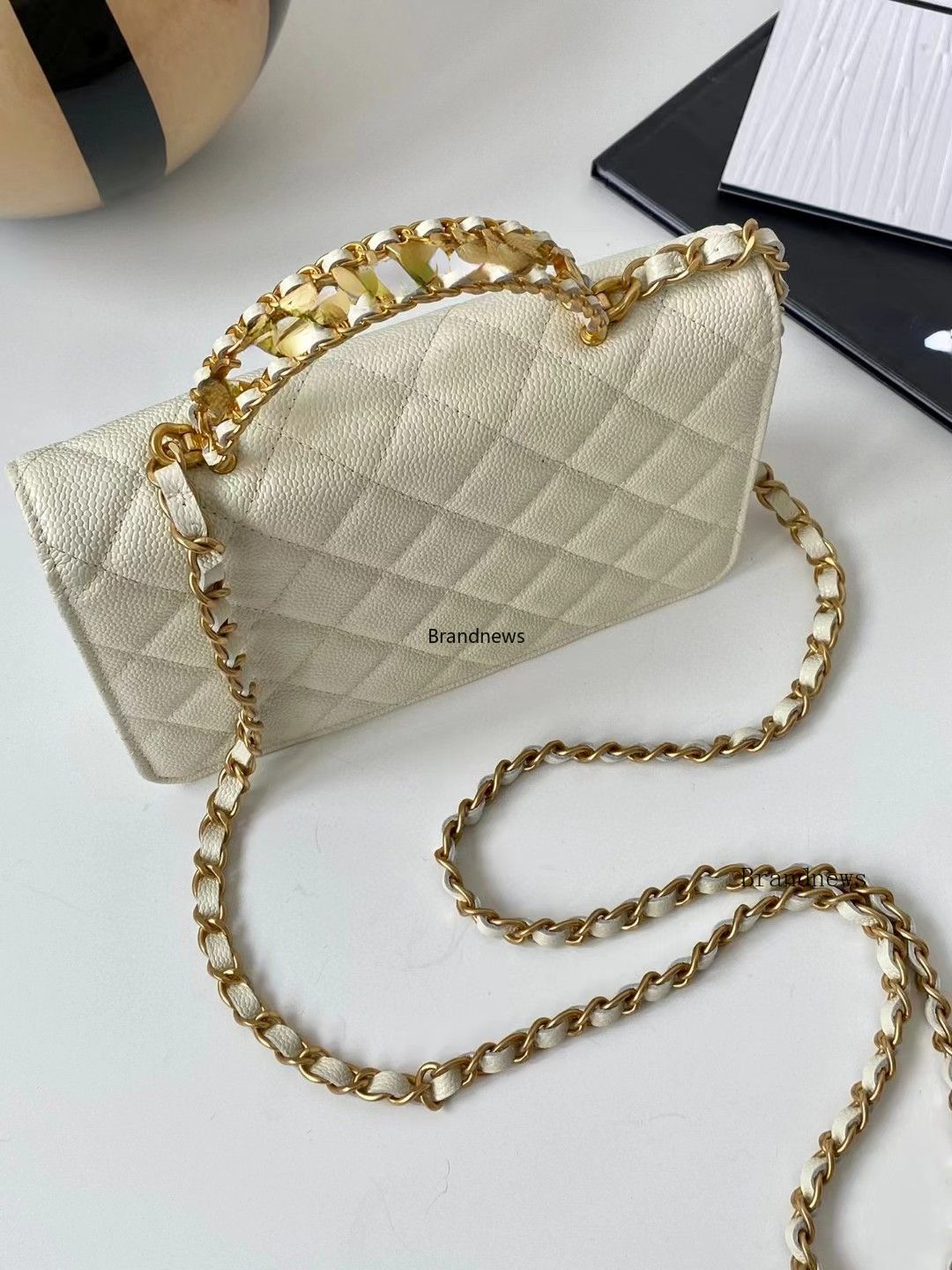 Hoogwaardige echte lederen schoudertas Designer Purse klassieke portemonnee op ketting klep metalen handgreep Koppelingszak Handtassen Cross Body Caviar Lederen kaarthouders 2728