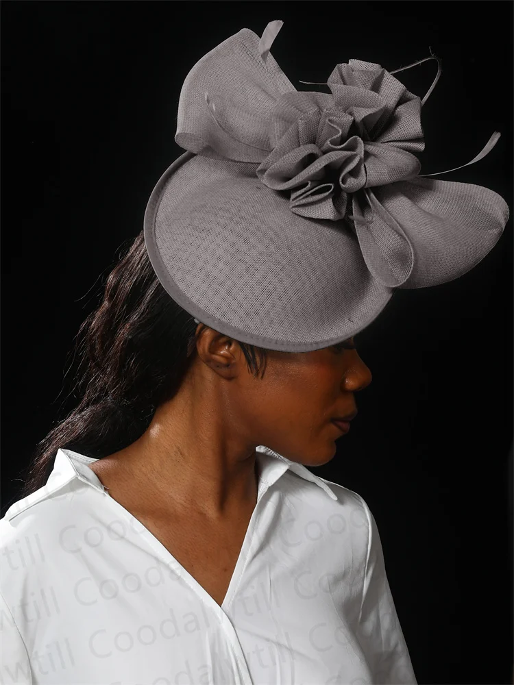 Femmes élégant arc fascinateur de mariage hat de mariage dames kentucky derby casque avec fleur à la main le chapeau à la main