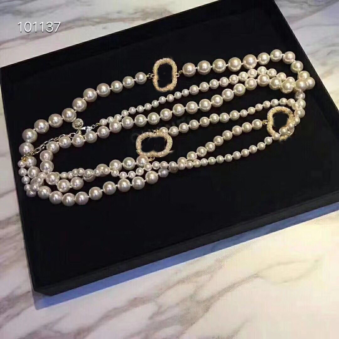 Modeontwerper Long Pearl Diamond Kettingen voor vrouwen Men Feest Bruiloftliefhebbers Geschenken hoogwaardige bruid kanaalketting Designer sieraden met flanellen tas