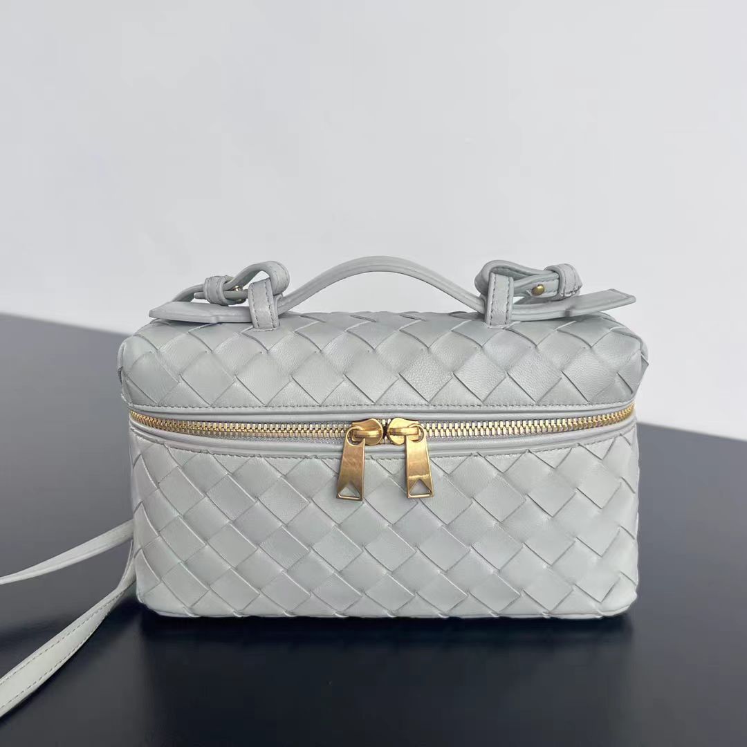 Bolsos de hombro de cuero genuinos Bang Bang Vanity Intrecciato Caja de bolsas cosméticas de cuero Moda de diseñadores de bolsas cruzadas tejidas hechas a mano Moda 2024 carteras y bolsos 2729