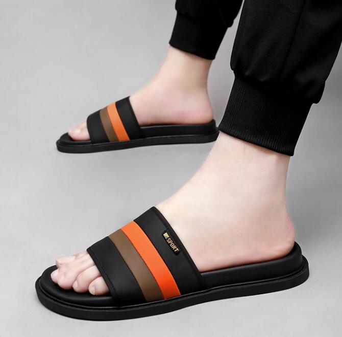 Tasarımcı plaj terlik sandaletler erkekler açık ayak parmağı sürtünmeleri lüks siyah gladyatör sandaletler erkek terlik serin açık rekreasyon ev ayakkabısı kaymaz gündelik daireler