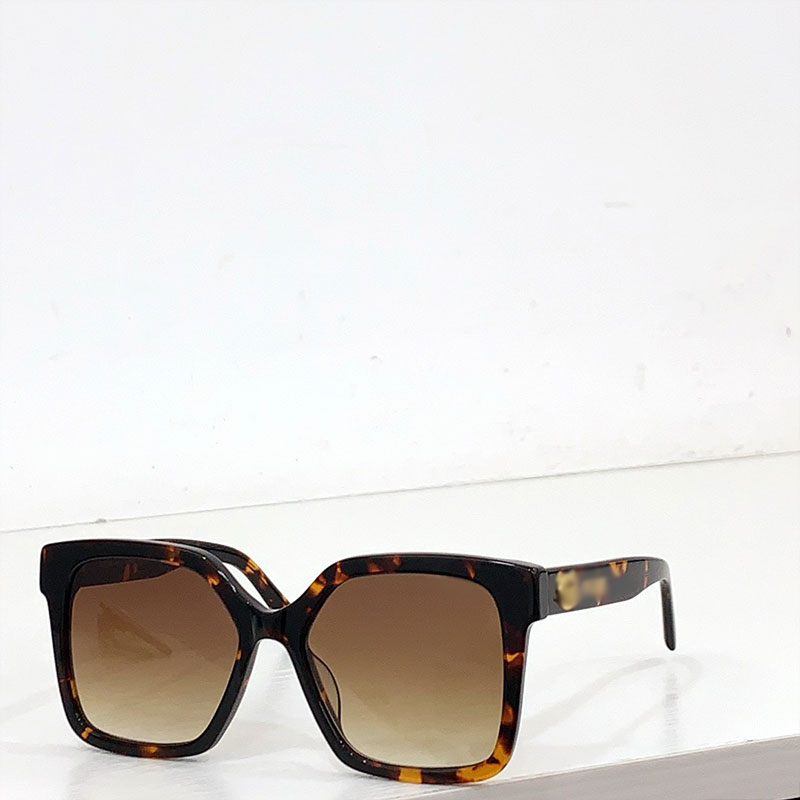 Men e mulheres de designer de moda Os óculos de sol projetados por designer de moda MOS123s textura completa super boa UV400 Retro com óculos de sol de estrutura cheia com copos de óculos