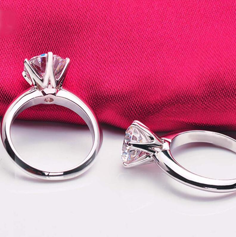 1ct Moissanite Classical Six Claw Wedding Rings 럭셔리 보석 925 스털링 실버 라운드 컷 CZ 다이아몬드 보석 파티 여성 솔리테어 약혼 밴드 반지 선물