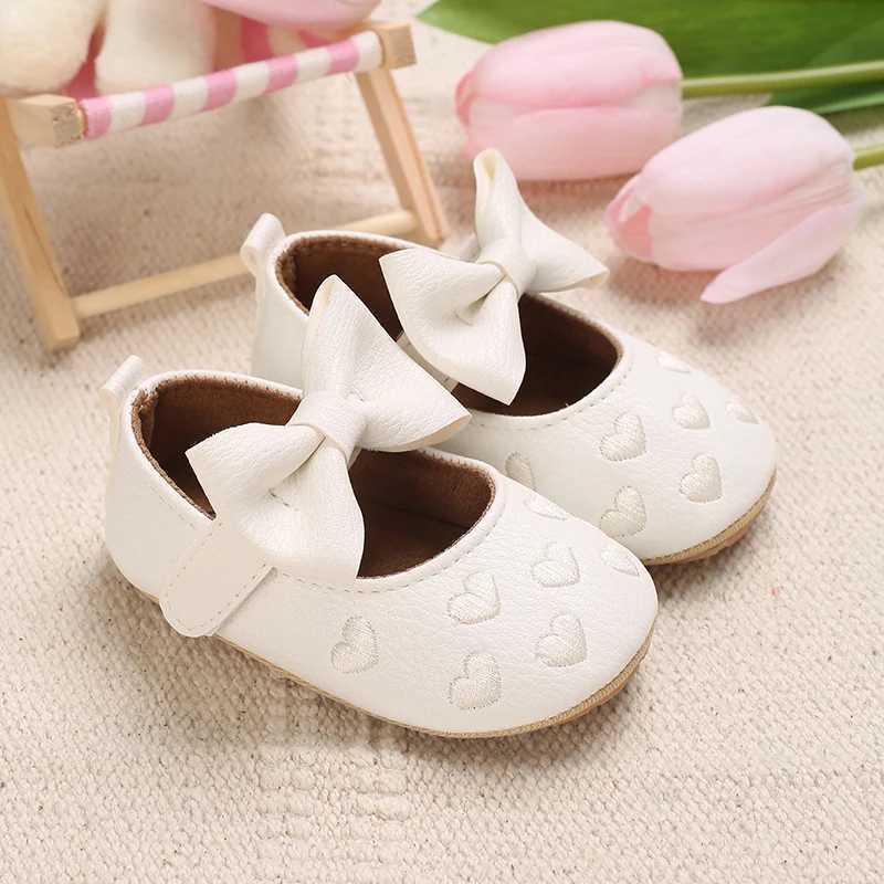 First Walkers Spring och Autumn Soft Shoes Baby Princess Toddler Moccasins Girl H240504